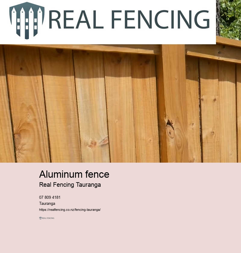 Aluminum metal fencing