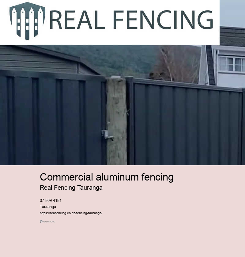 Aluminium pool fencing